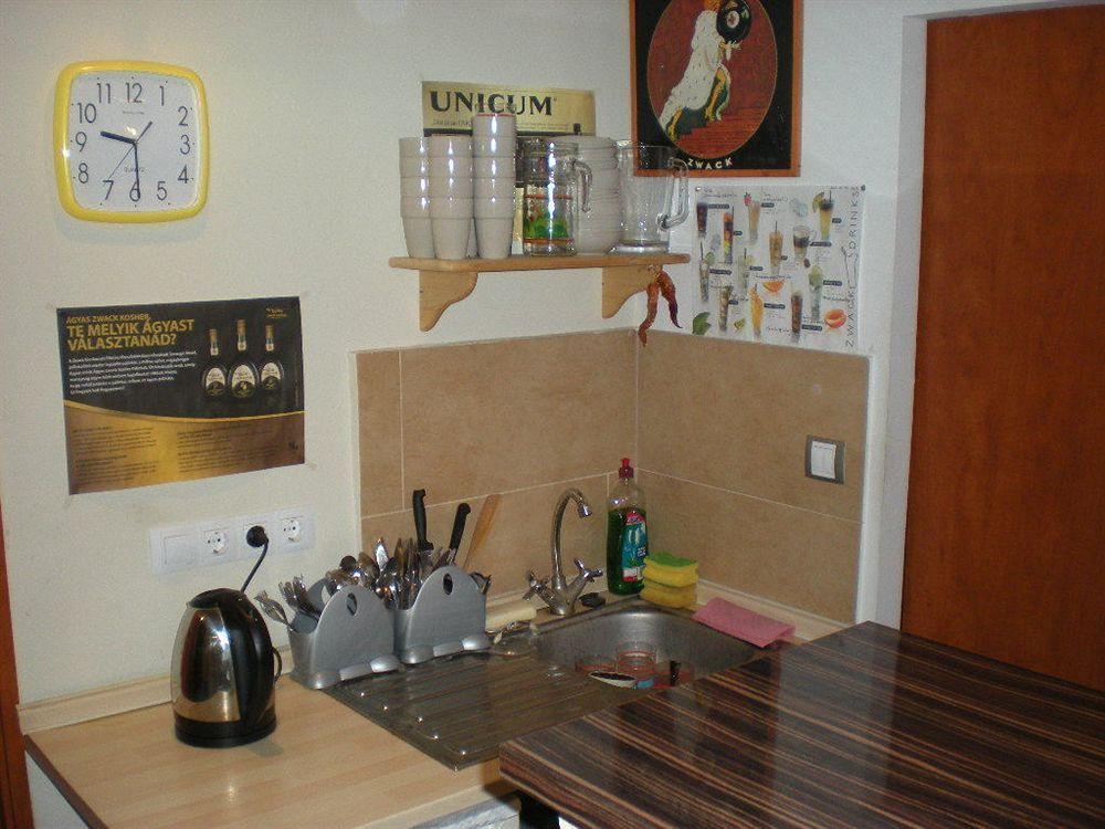 Elvis Guesthouse Budapest Exteriör bild