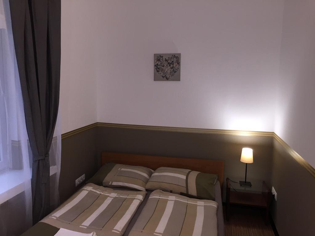 Elvis Guesthouse Budapest Exteriör bild